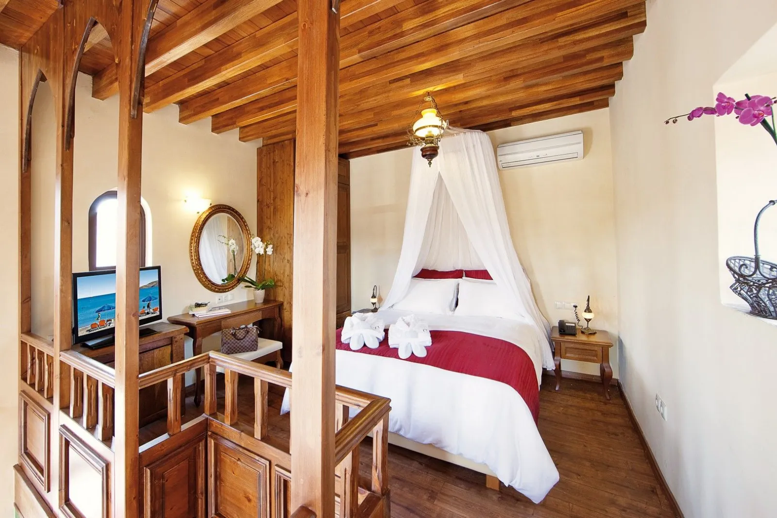 Superior Suite “Nike of Samothraki”