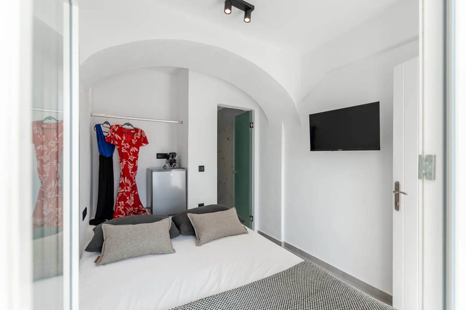 Deluxe Single room with Pool View
