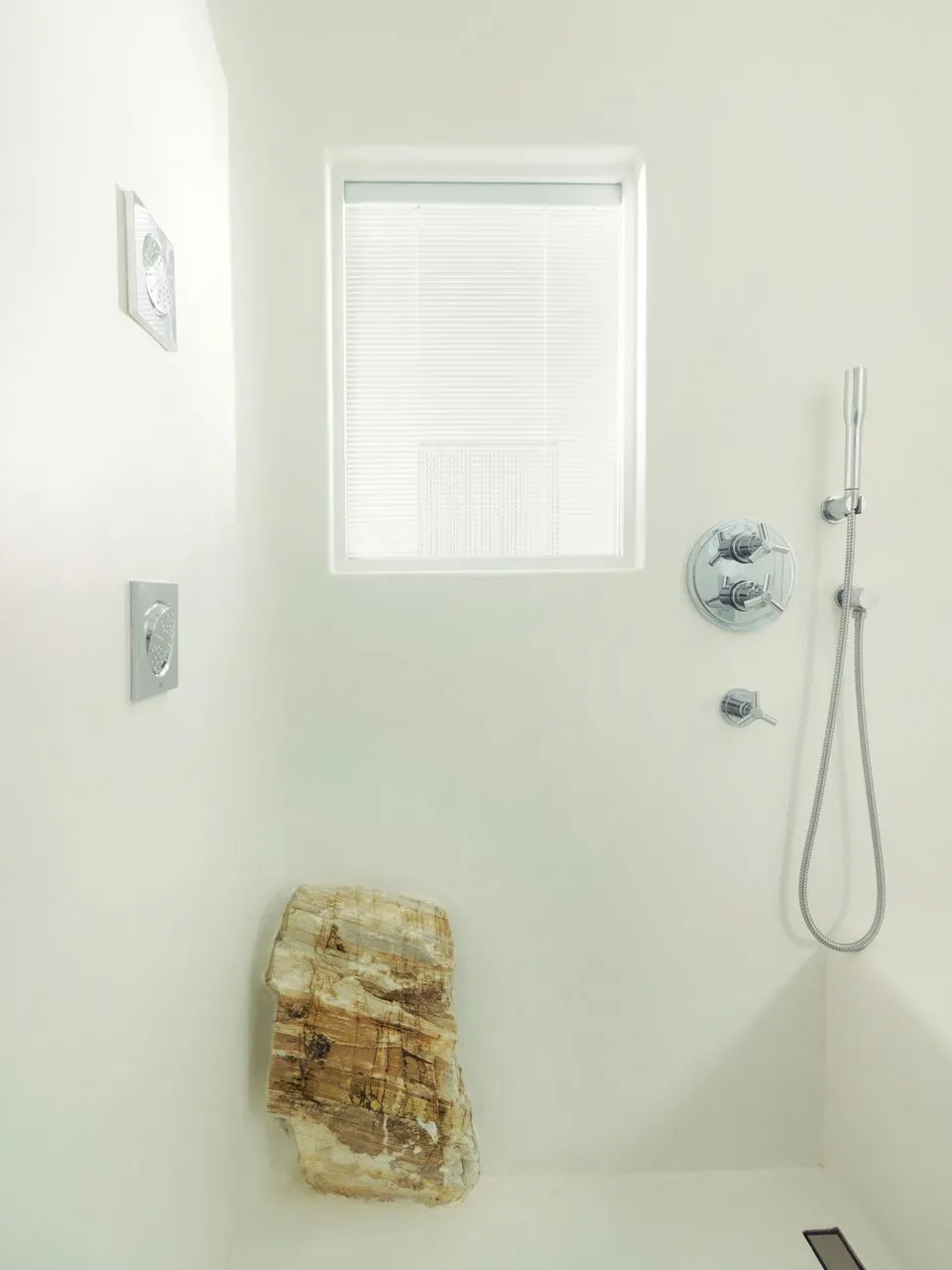 Deluxe Double with Outdoor Jacuzzi &amp; Partial Sea View
