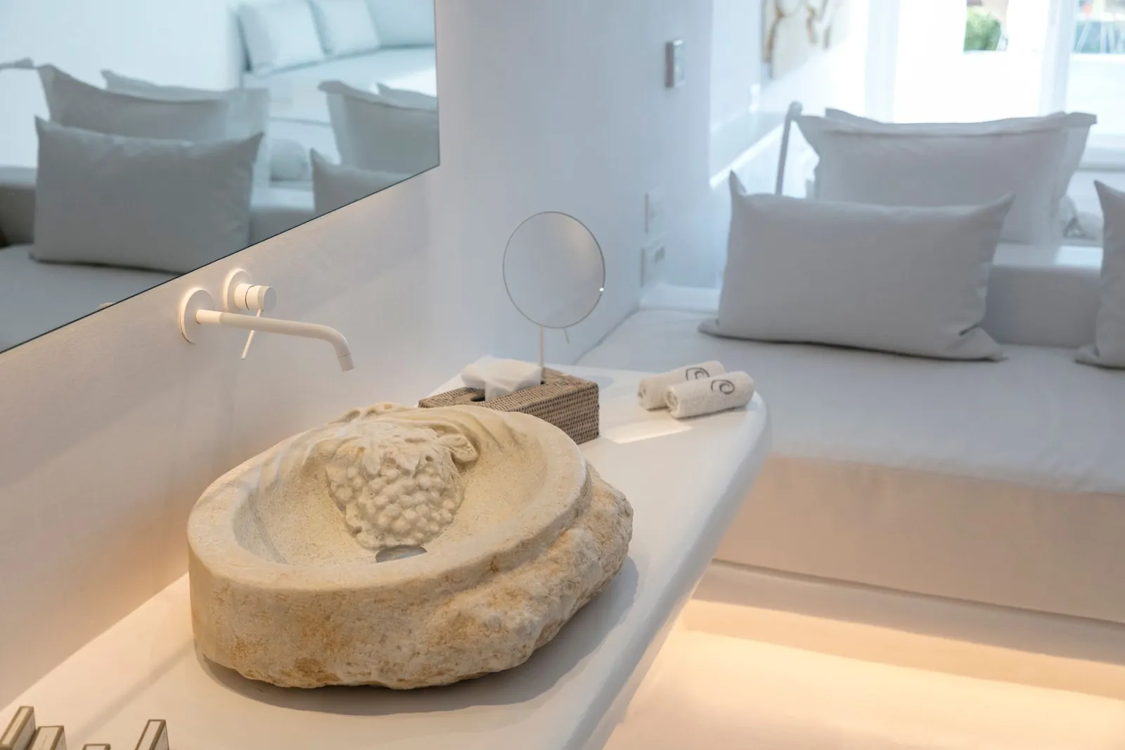 Private Luxury Art Suite with Outdoor Jacuzzi Sea View & Private Pool – Annex Building