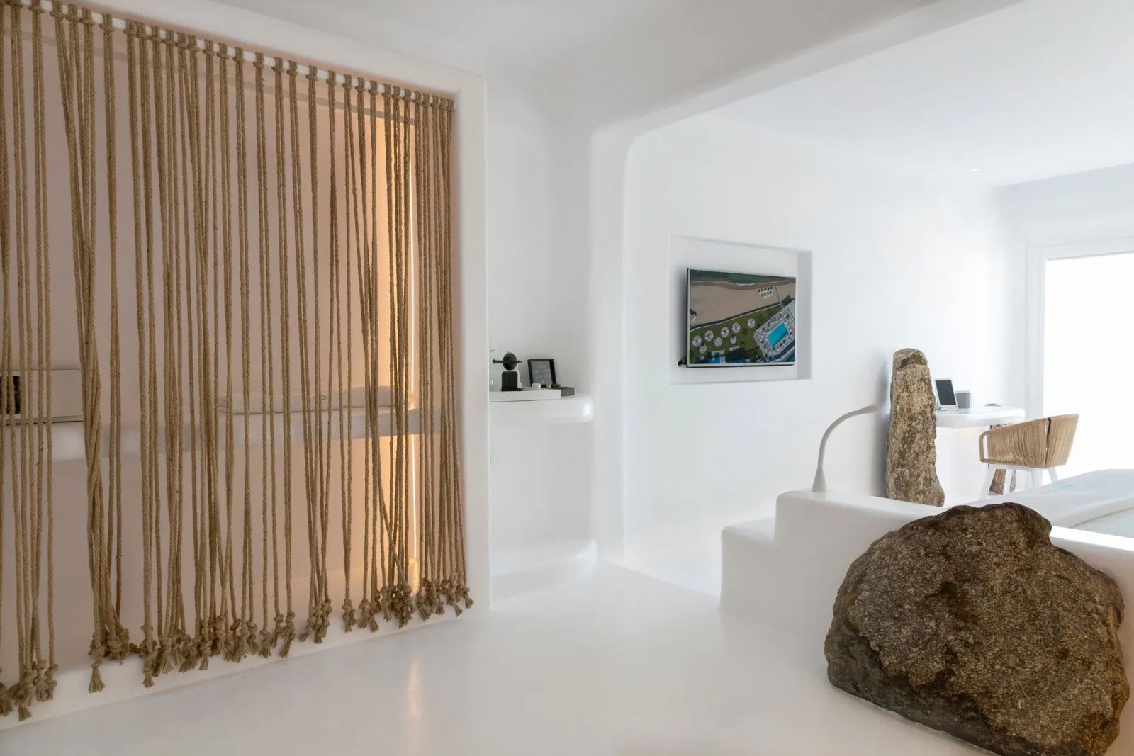 Private Luxury 2 Bedroom Art Suite with Outdoor Jacuzzi Sea View &amp; Private Pool – Annex Building