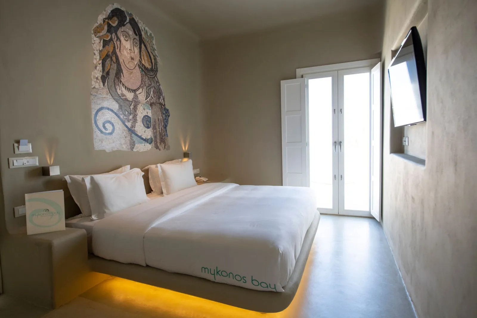 Superior Premium Residence with Outdoor Jacuzzi - Annex Building by Karavas Apartments
