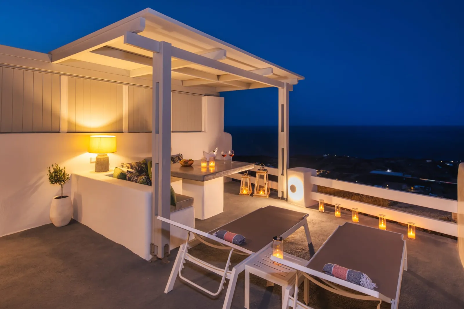 Superior Suites with heated plunge pool / jacuzzi & sea view
