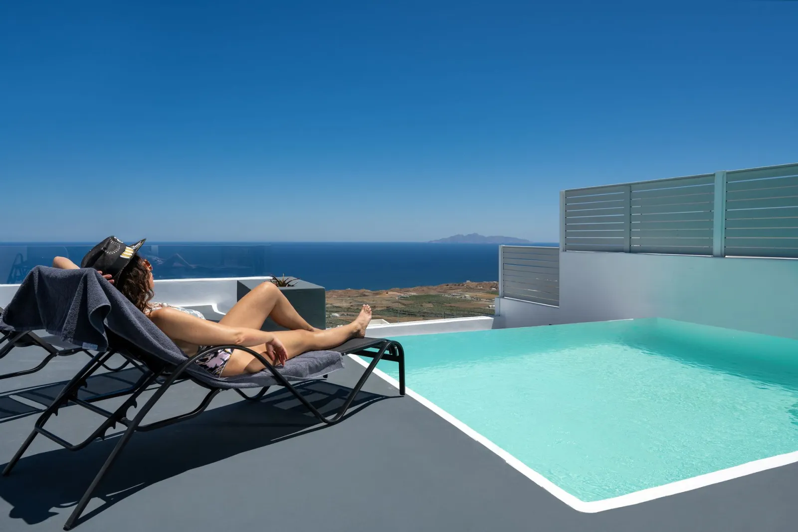 Superior Cave Suite with Private Pool & Sea View | 2-3 Guests | 50-60sqm