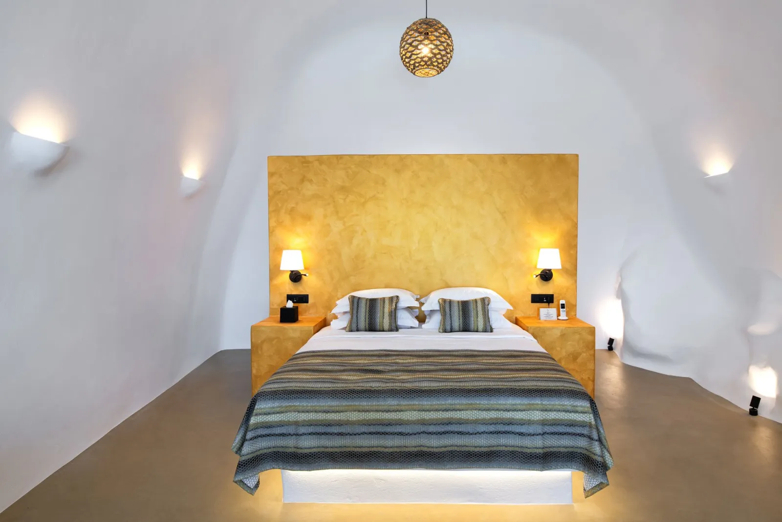 Superior Cave Suite with Private Pool & Sea View | 2-3 Guests | 50-60sqm