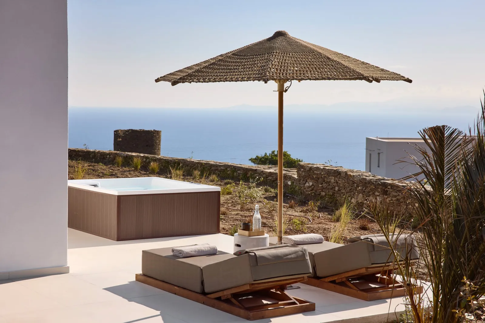 Superior Suite with Hot-tub & terrace with Side Sea View (70m from main building)