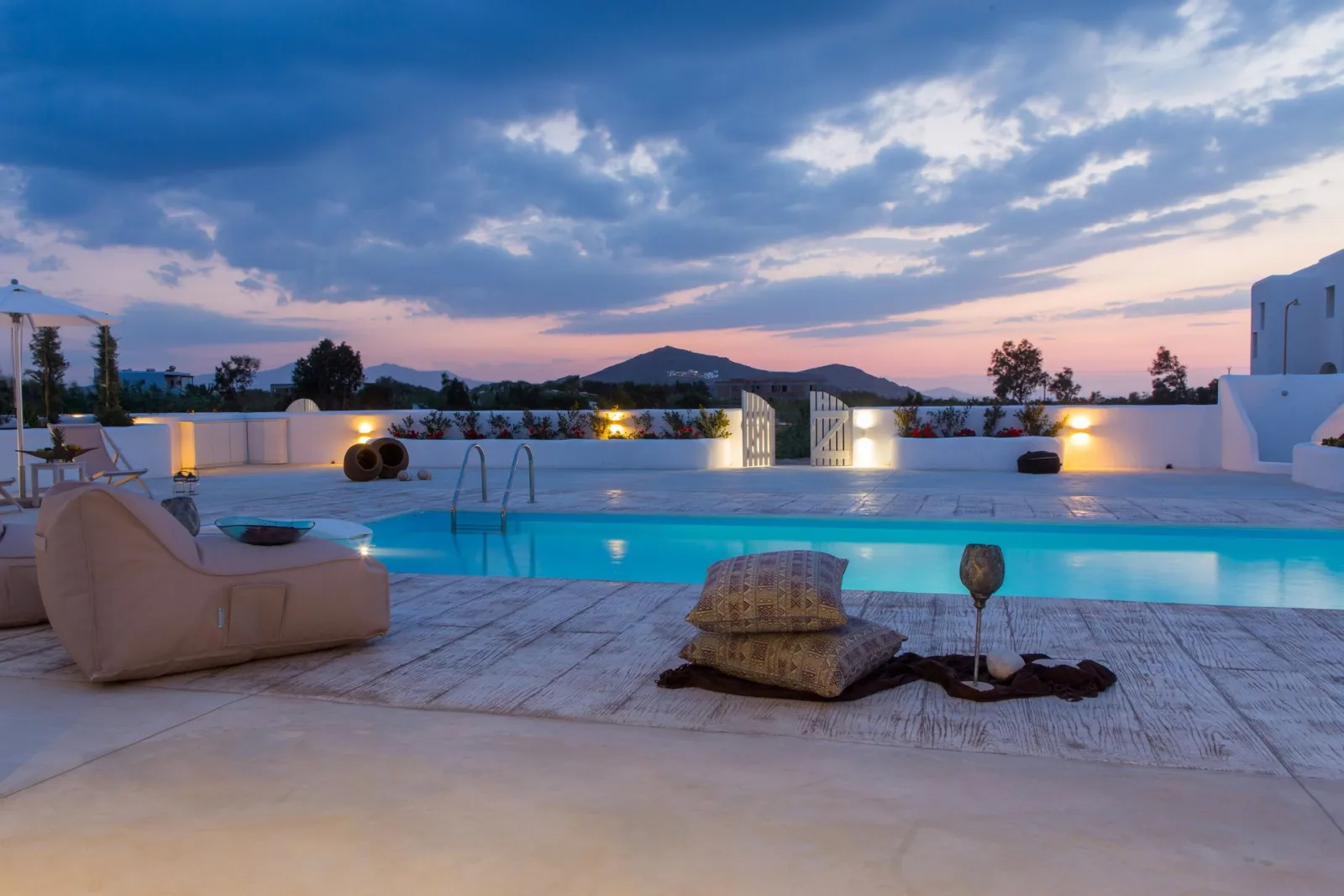 Naxian Lounge Estate with 4 Private Pools
