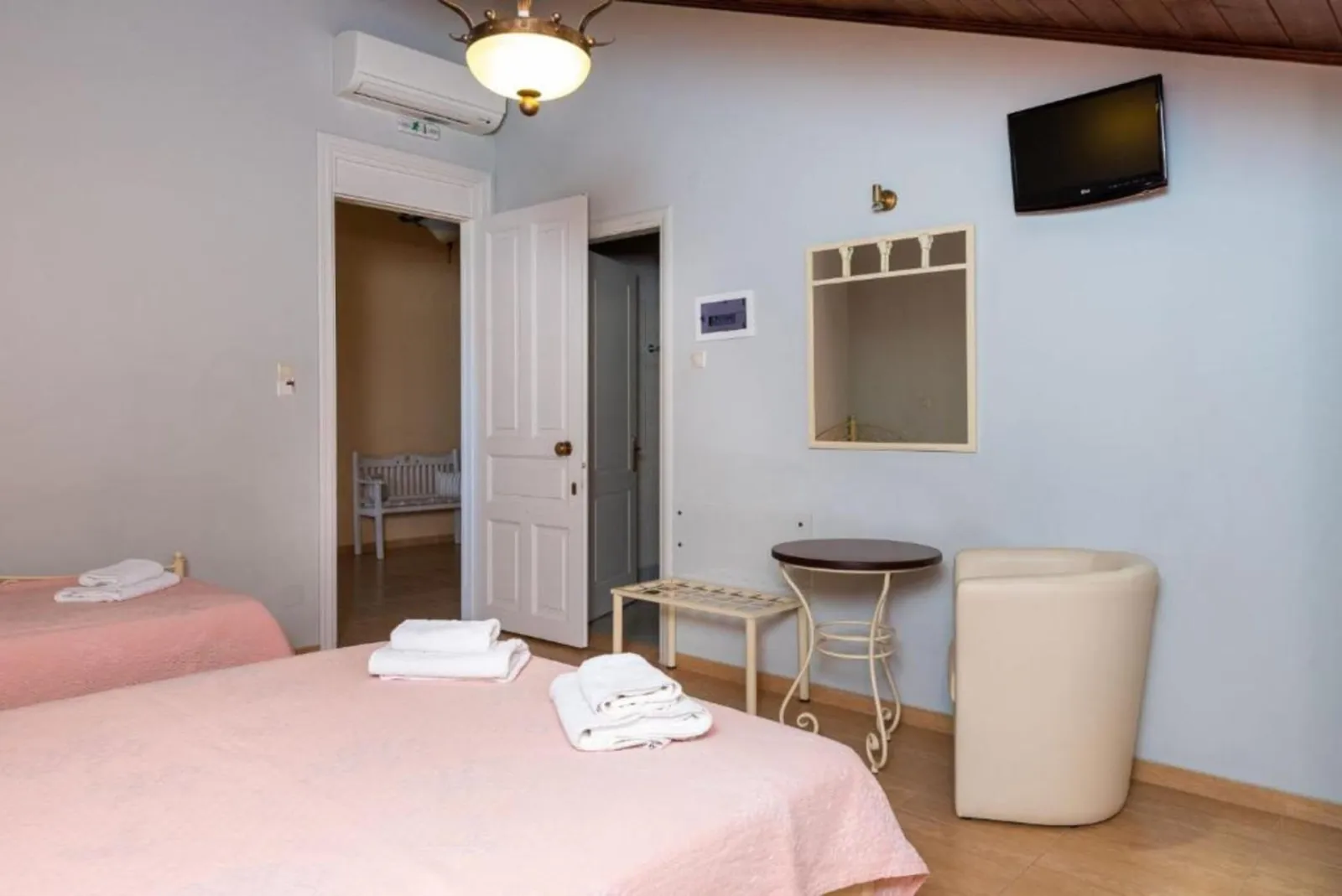 Economy Triple Room