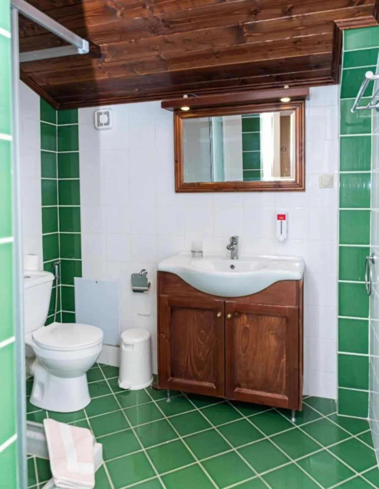 Economy Triple Room