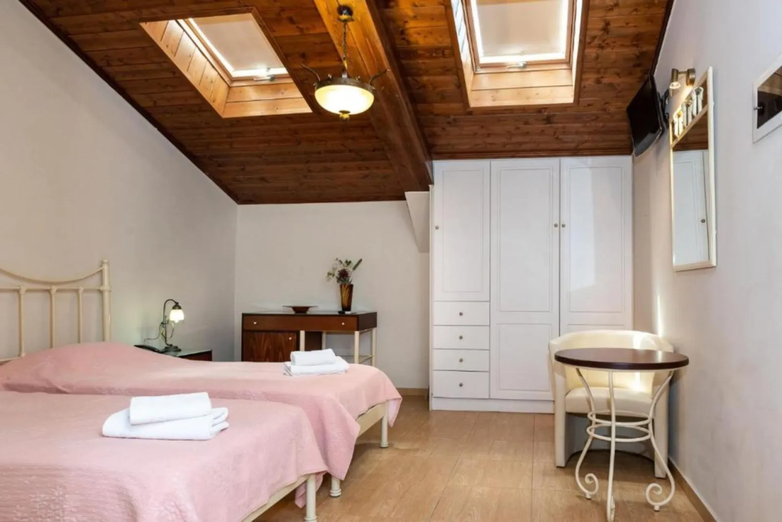 Economy Triple Room