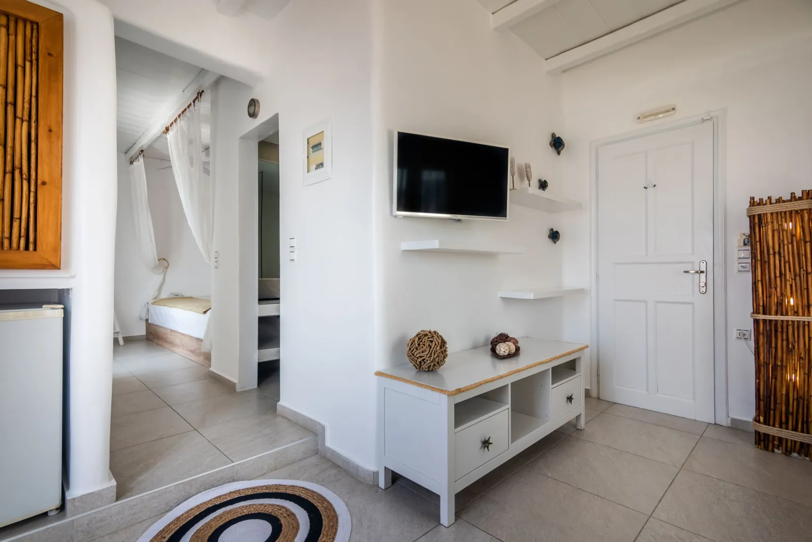 Zeus - Deluxe Suite with Outdoor Hot Tub & sea view