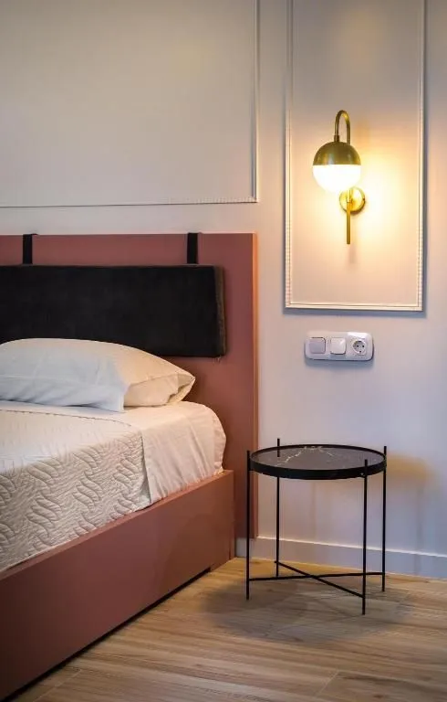 Deluxe Queen Suite