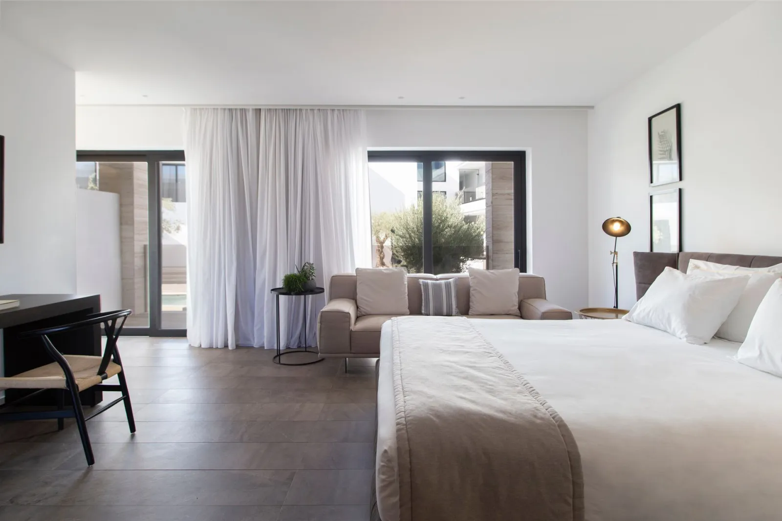 Deluxe Suite