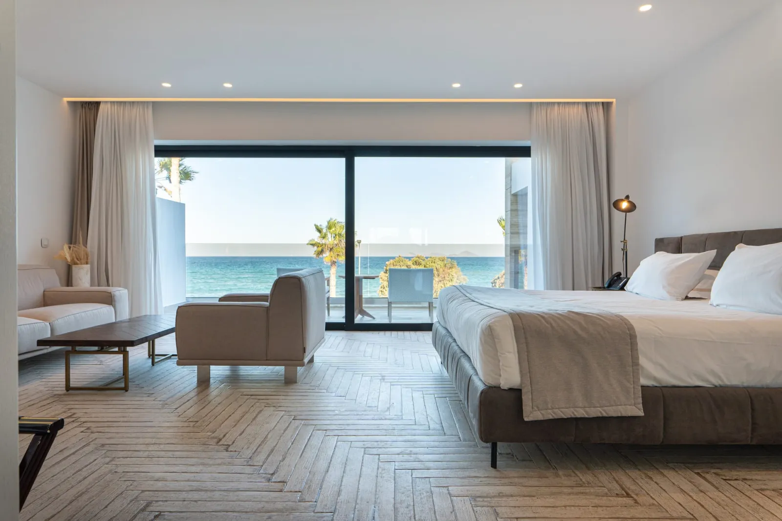 Elegant Suite Sea View