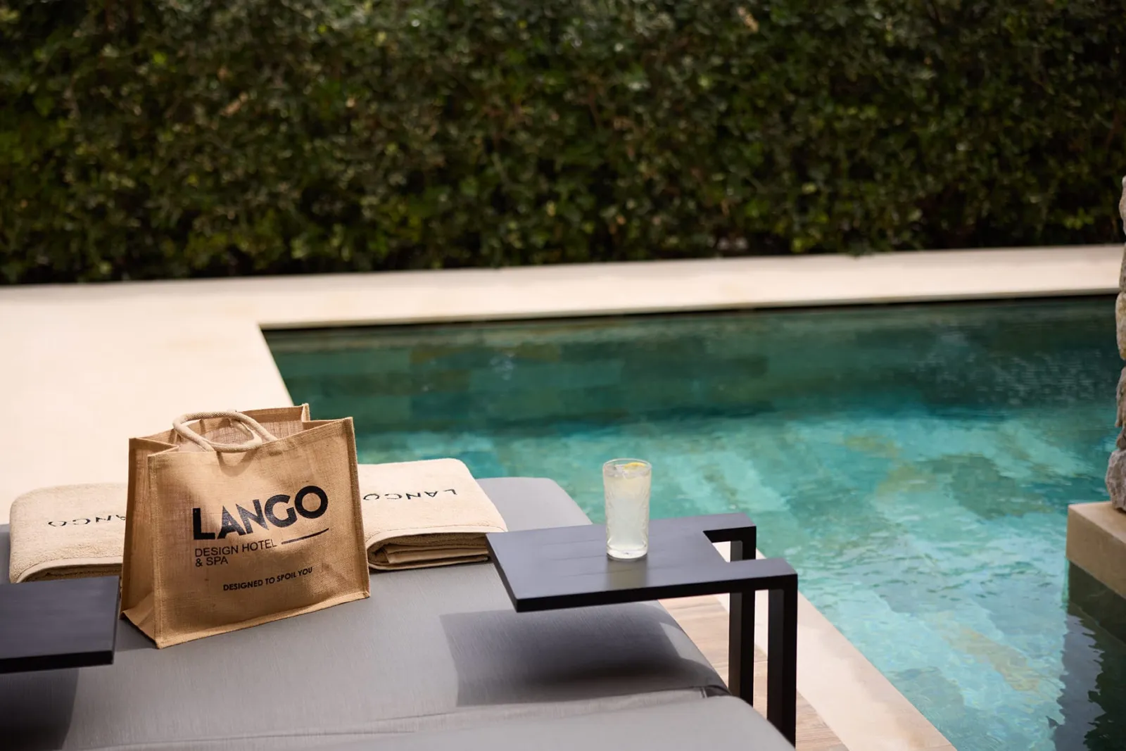 Deluxe Suite with Sharing Pool