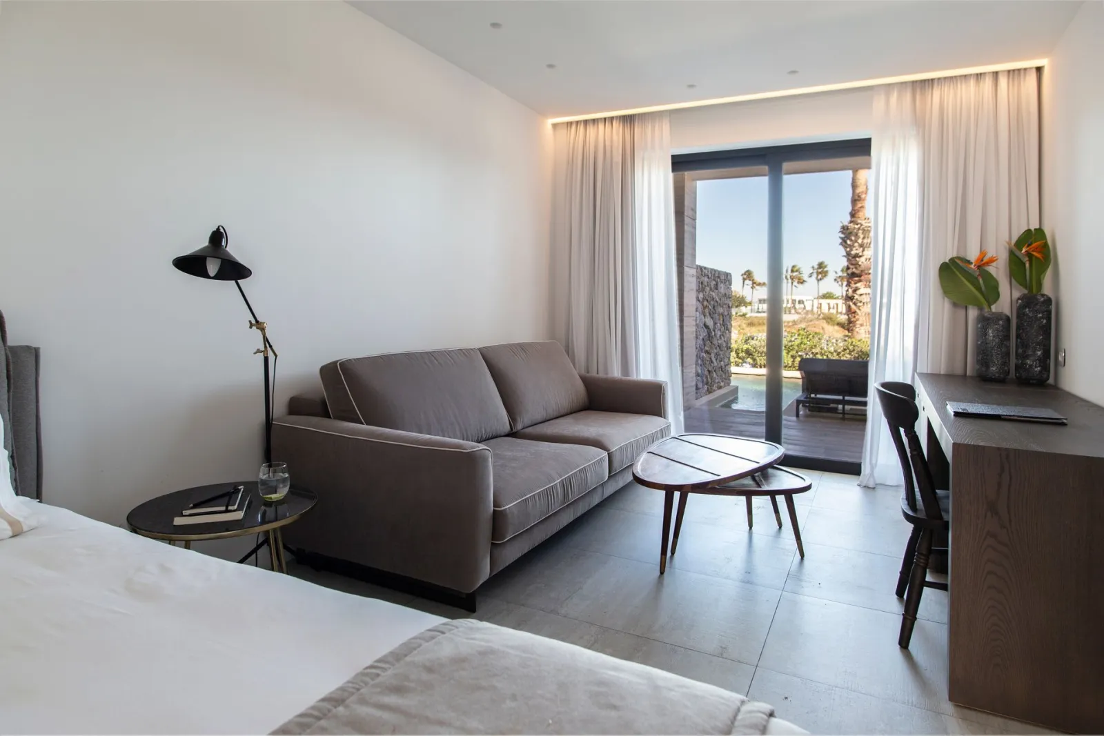 Deluxe Suite with Sharing Pool