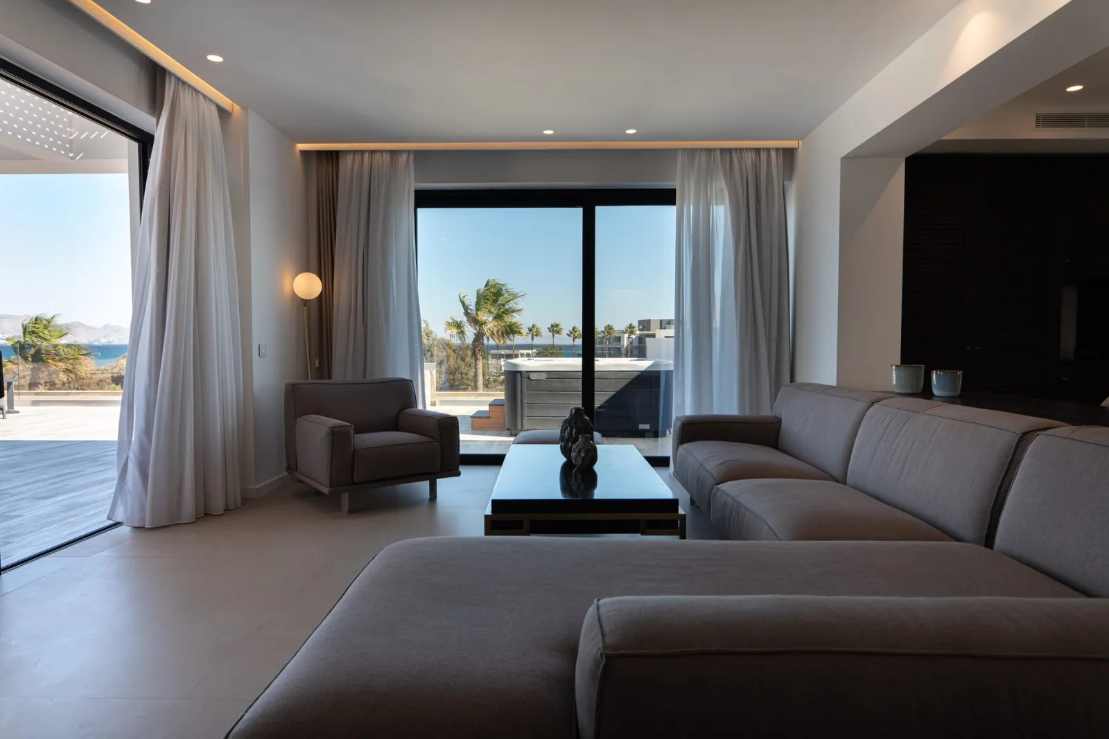 Penthouse Suite Sea View with Outdoor Jacuzzi