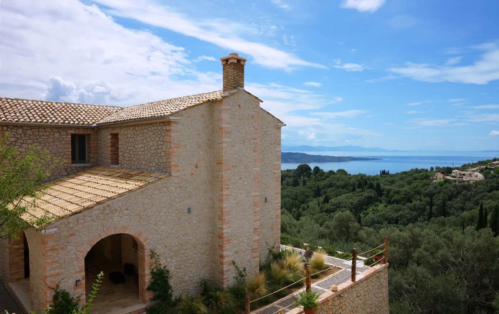 Luxury 3 Bedroom Villa with private Swimming Pool and Sea View