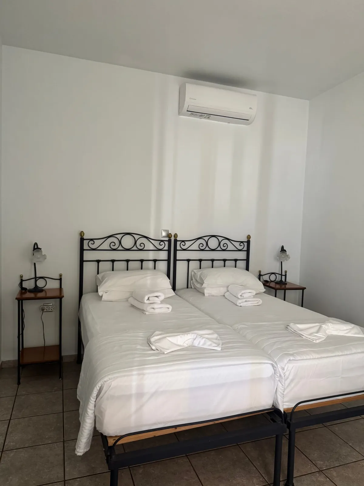 Economy Twin Room with Shared Terrace