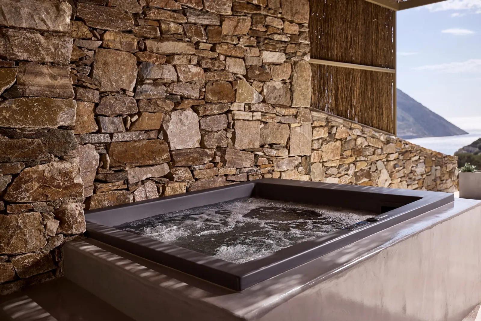 Superior Cave Suite with Hot Tub