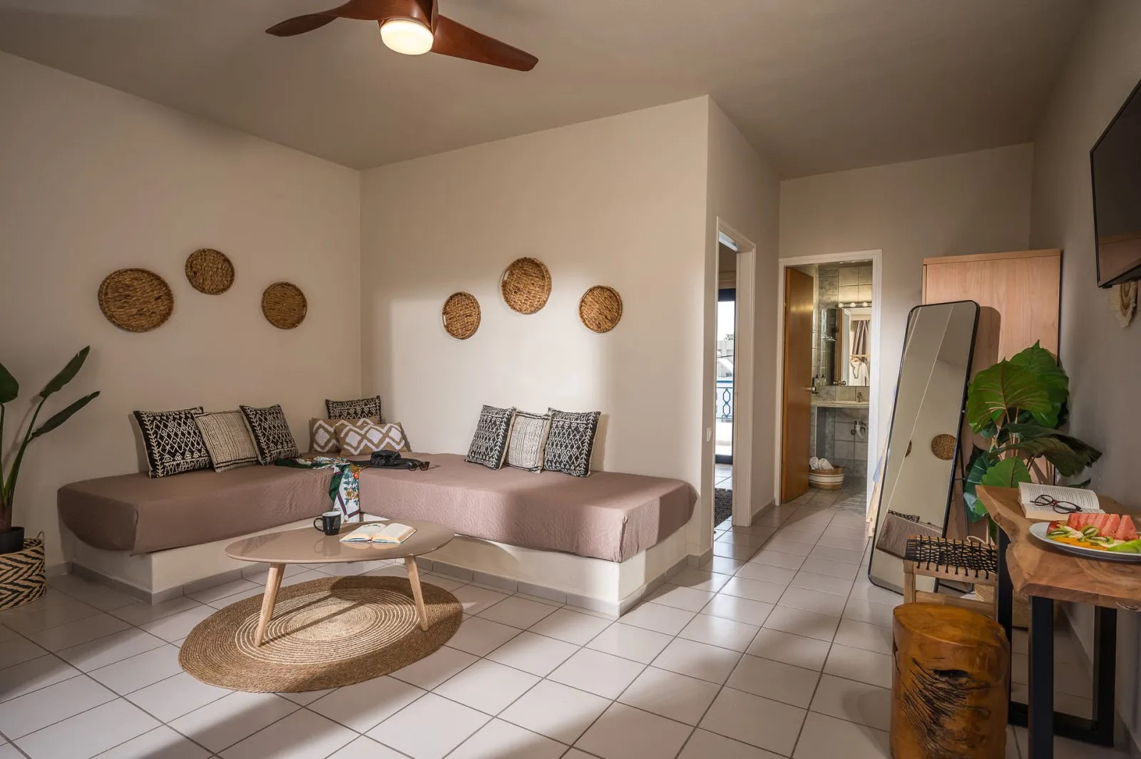 Family room with Garden View