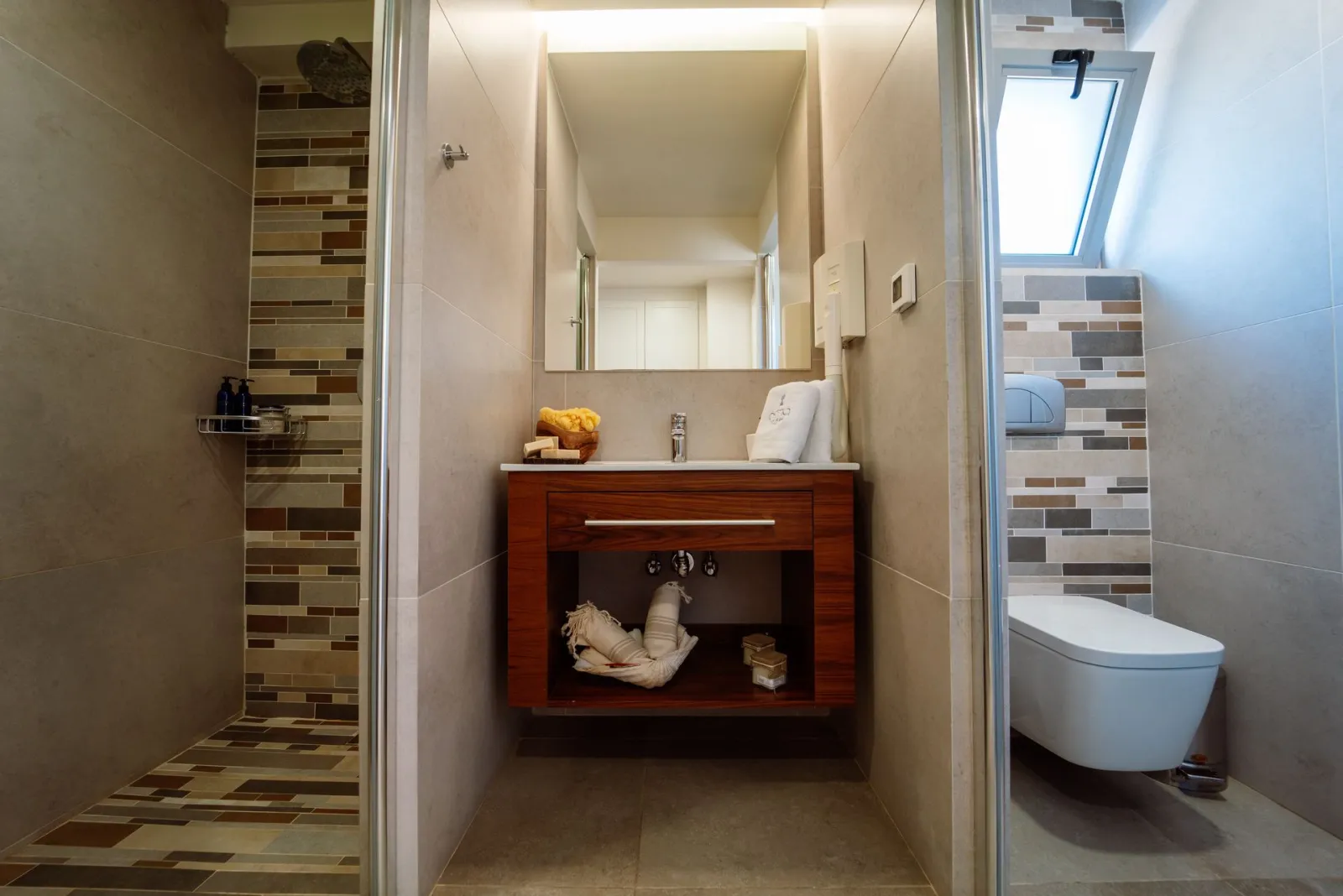 Private Pool Suite