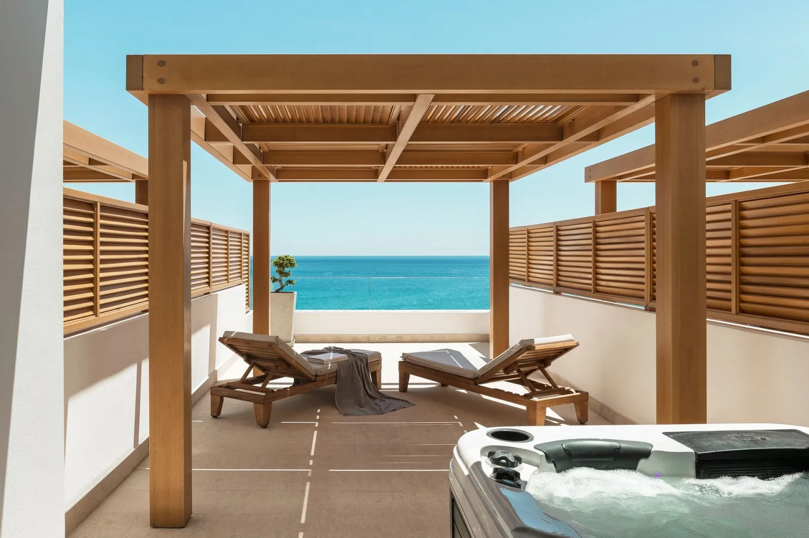 Junior Suite Sea View with Whirlpool Spa (JAZZI)