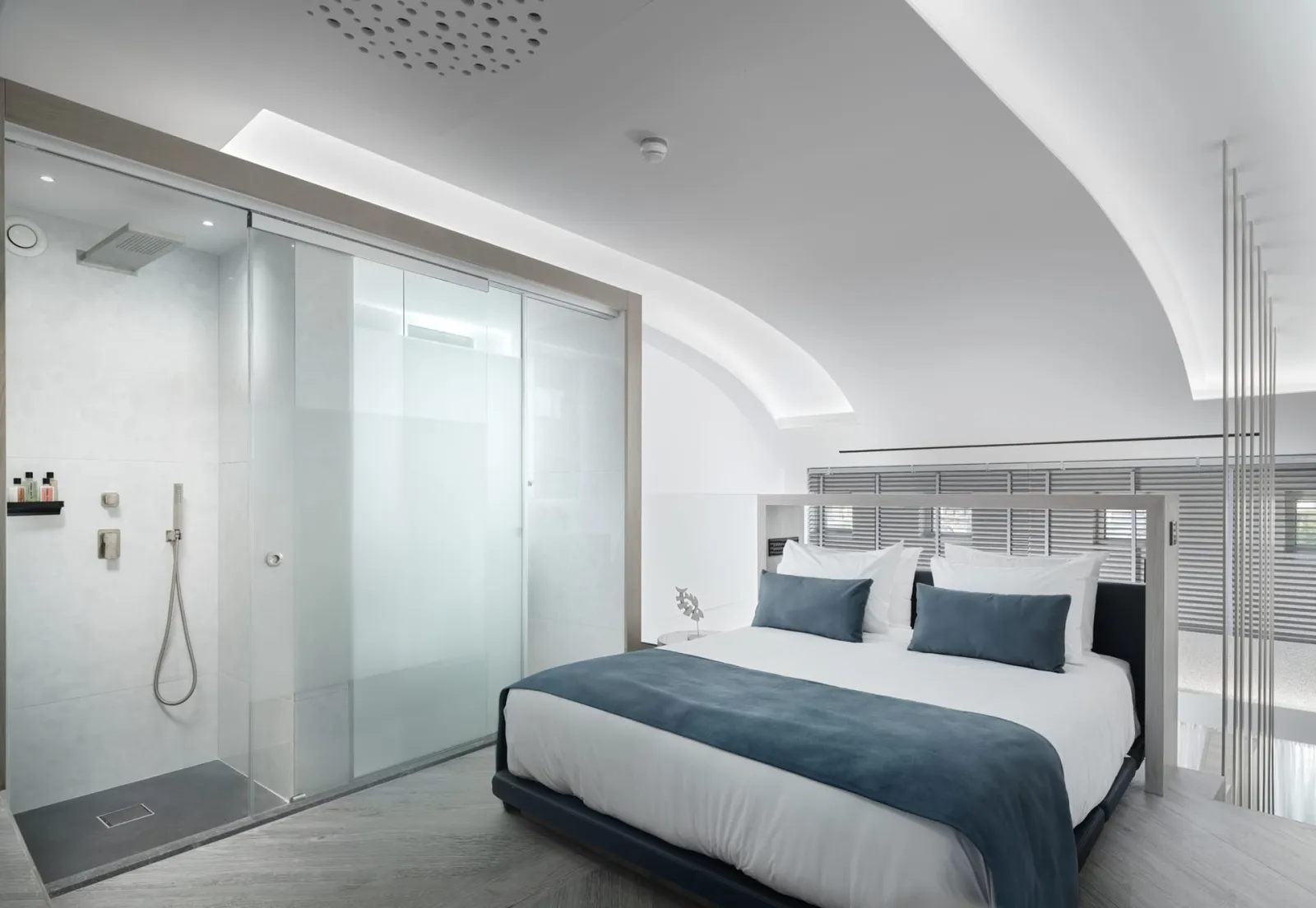 Maisonette with Hot Tub &amp; Sea View