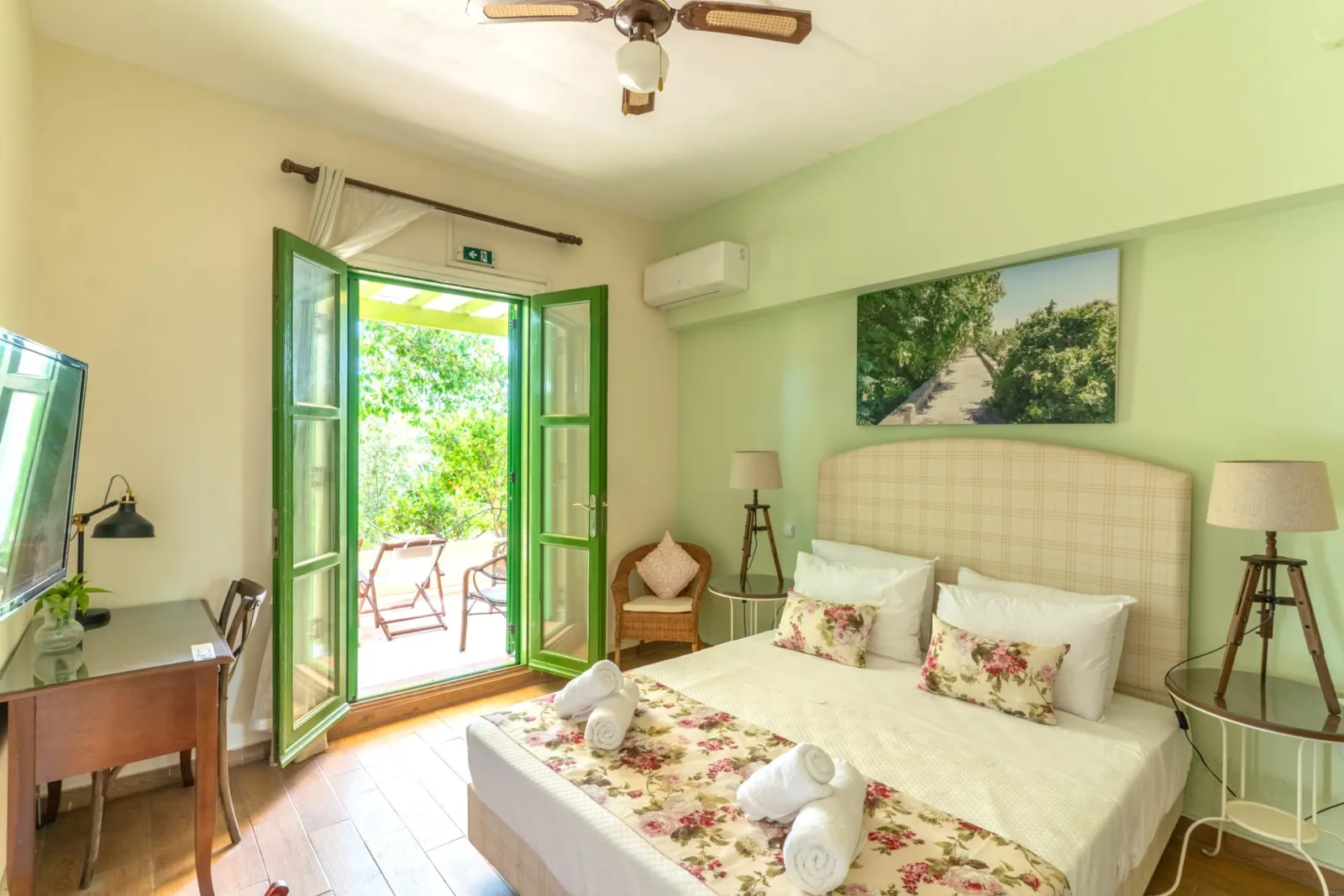 Deluxe Apartment