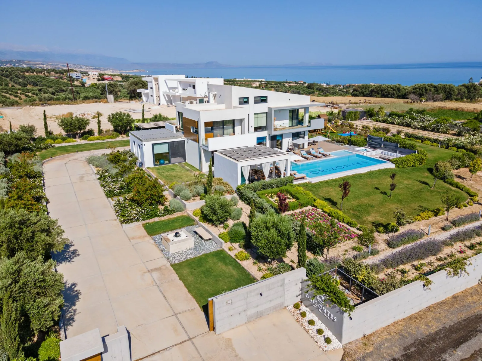 Orizontes Deluxe Residence