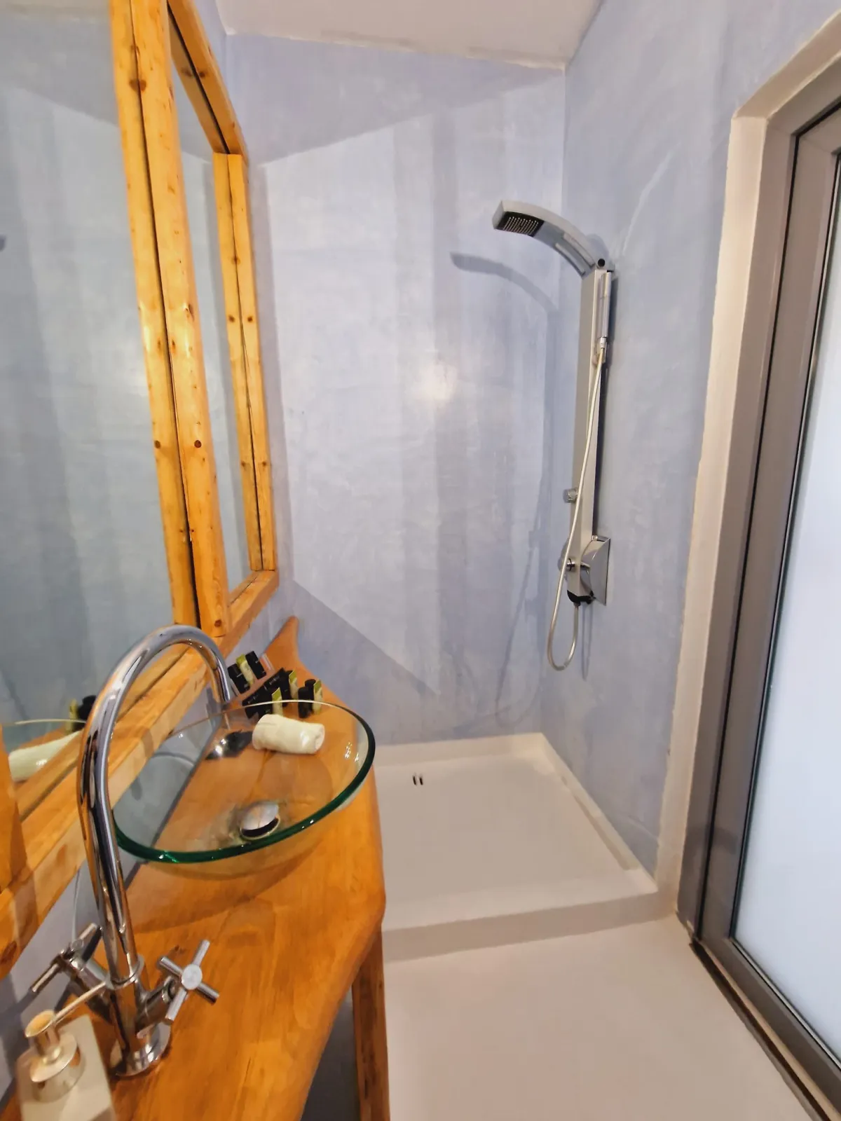 Queen Sea View 114