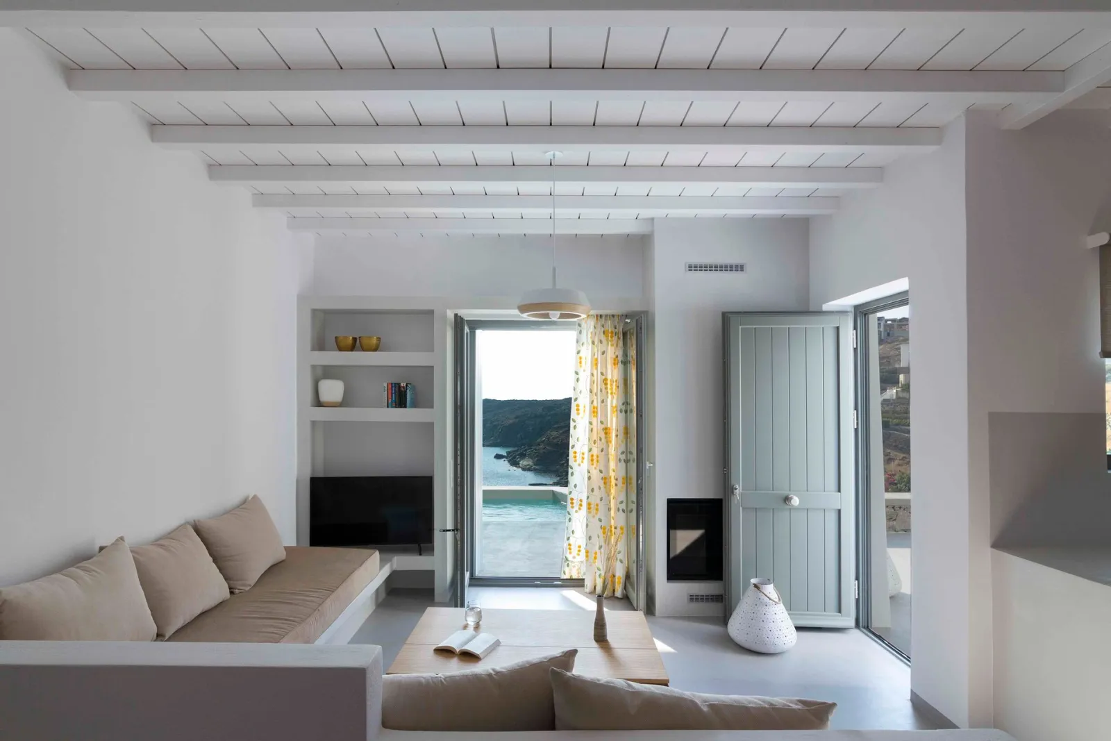 Villa Helios with Private Pool and Sea View 96m²