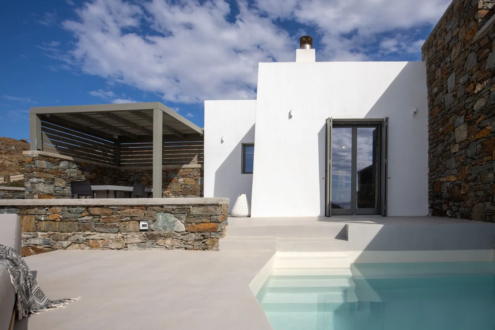 Villa Helios with Private Pool and Sea View 96m²