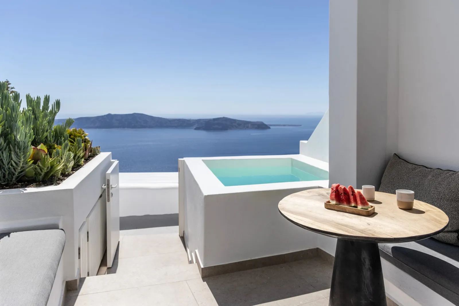 Suite with Outdoor Heated Jacuzzi