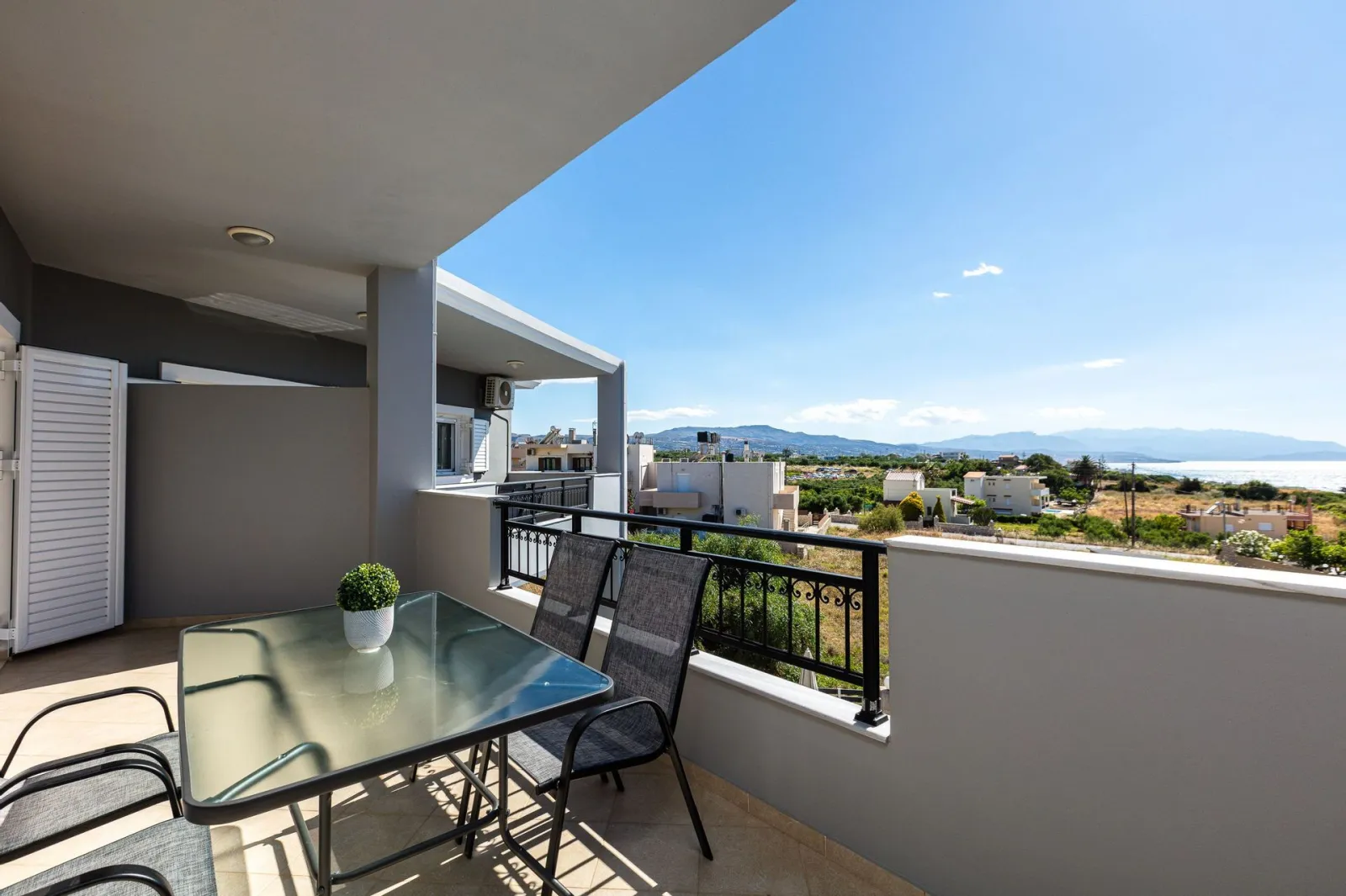 Apartment 3 Bedrooms Sea View