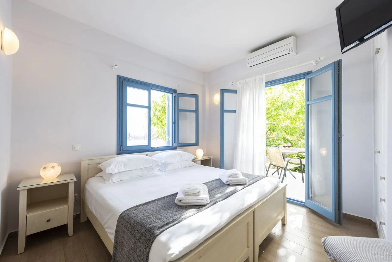 Standard Double Room with Courtyard