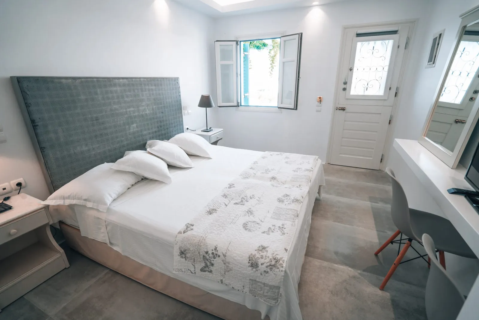 Superior Double with Sea View (Pool Level)