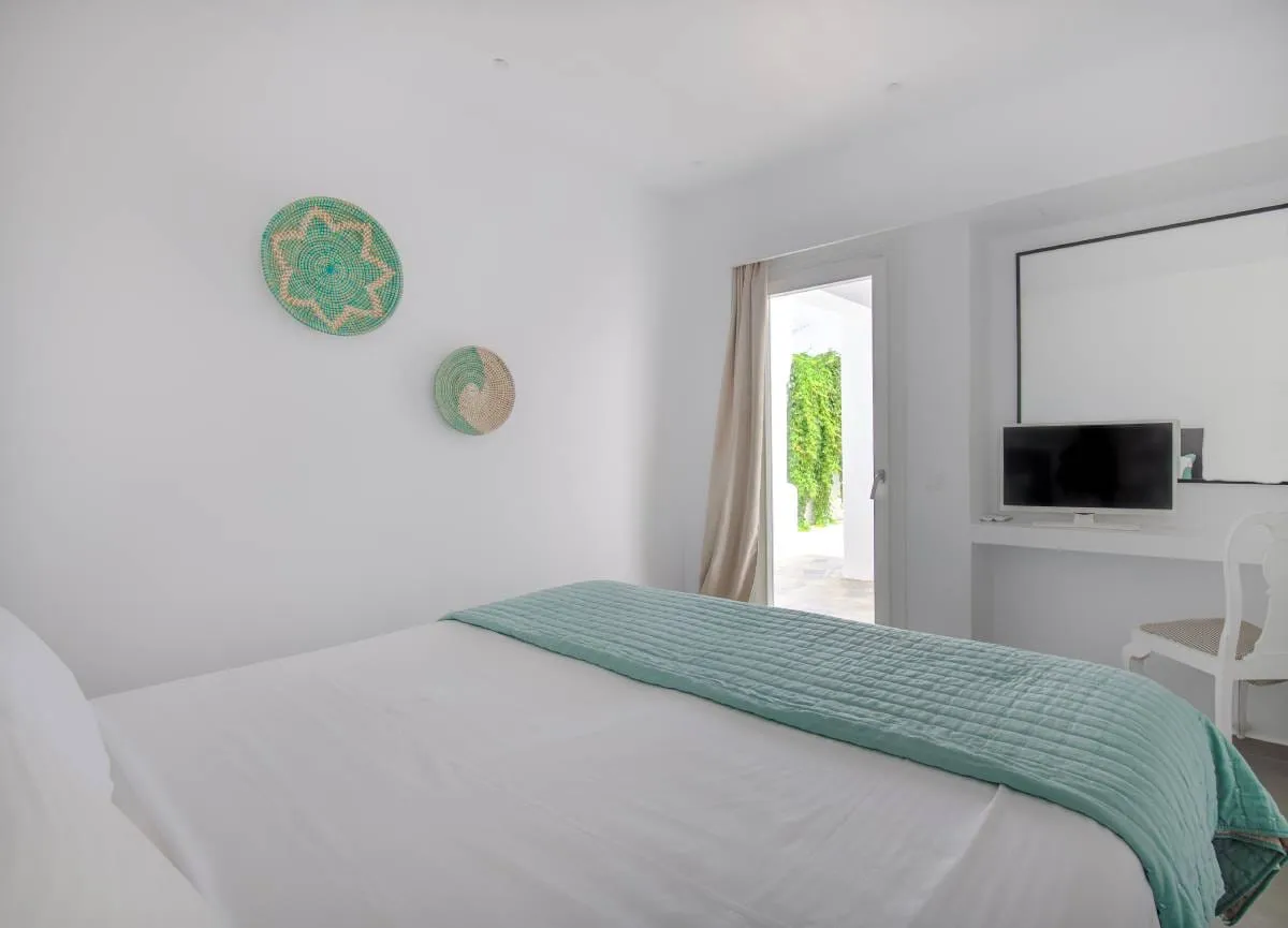 One-Bedroom Apartment with Patio