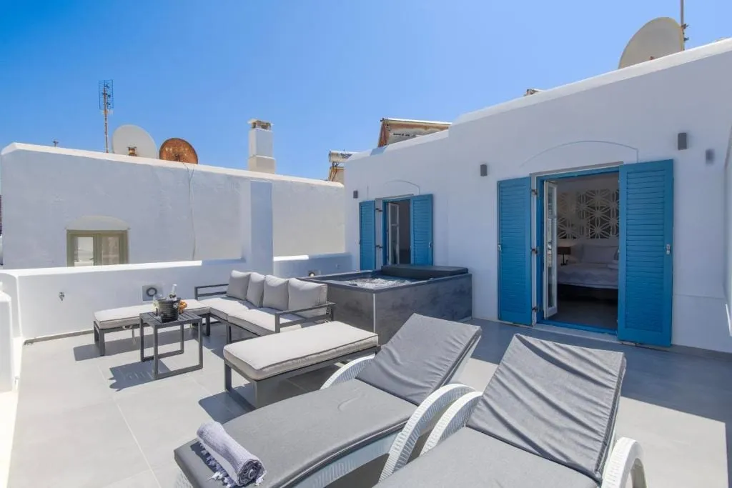 Deluxe Suite with Outdoor Hot Tub & Panoramic Sea View