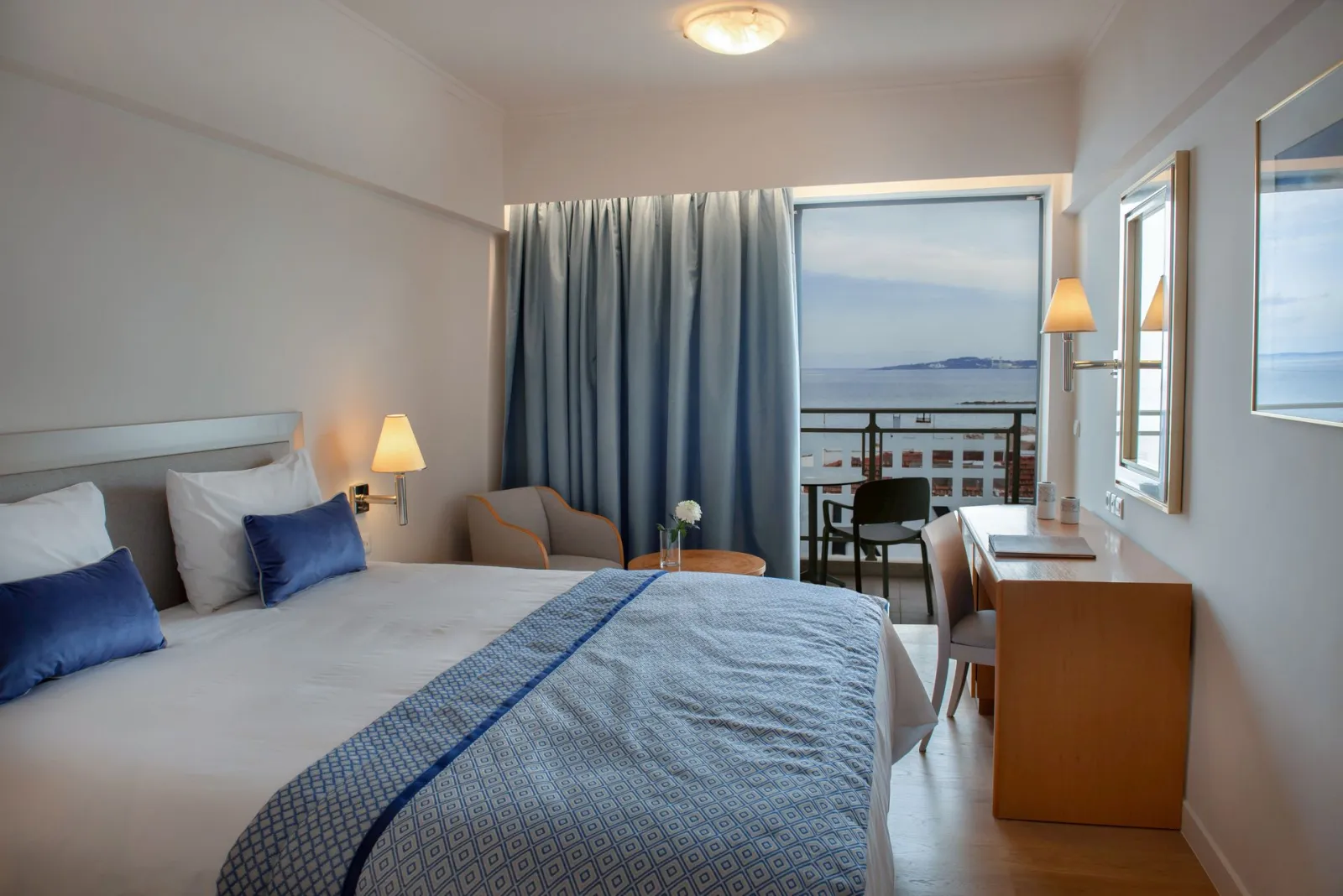 Deluxe room with sea view