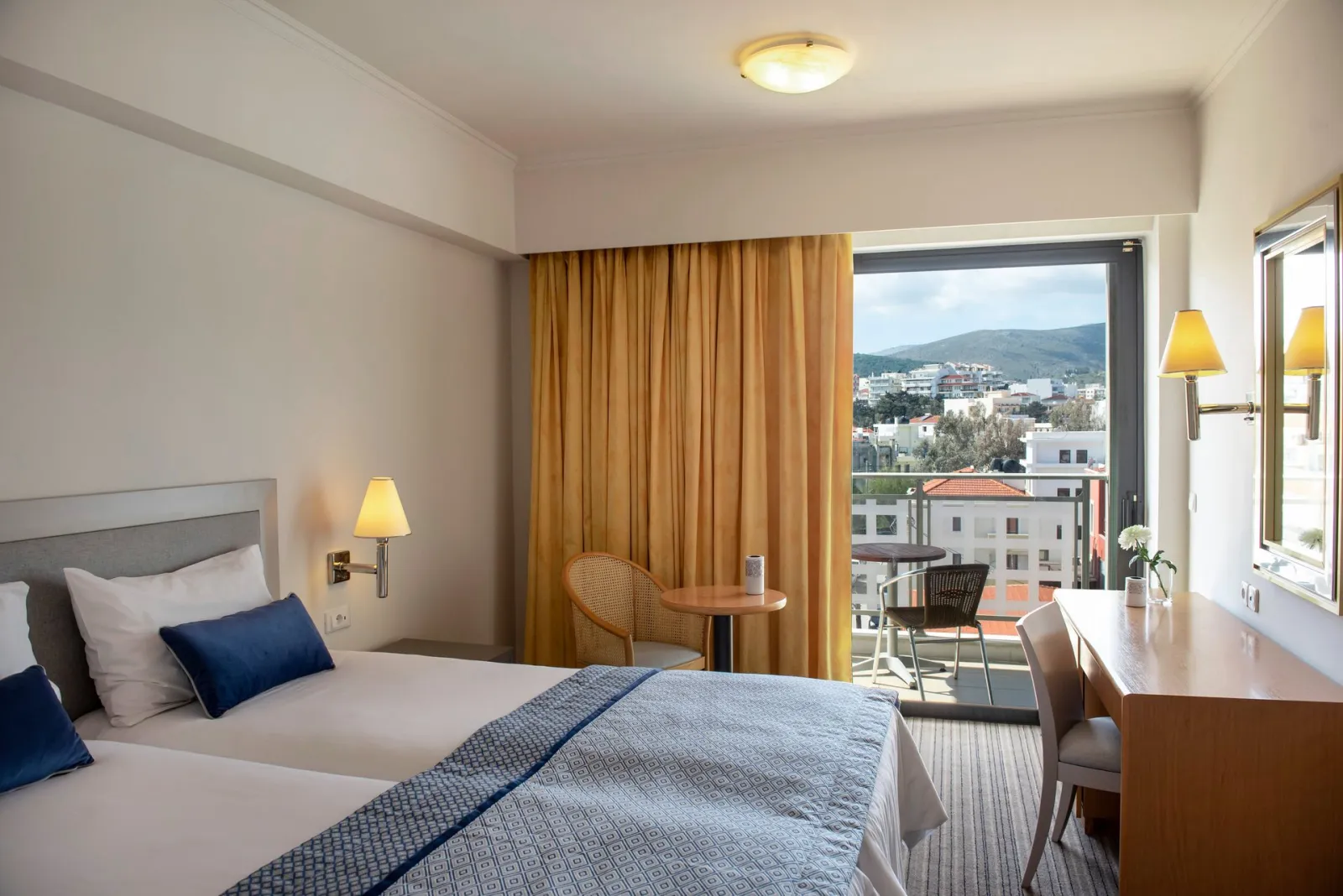 Superior room with city view