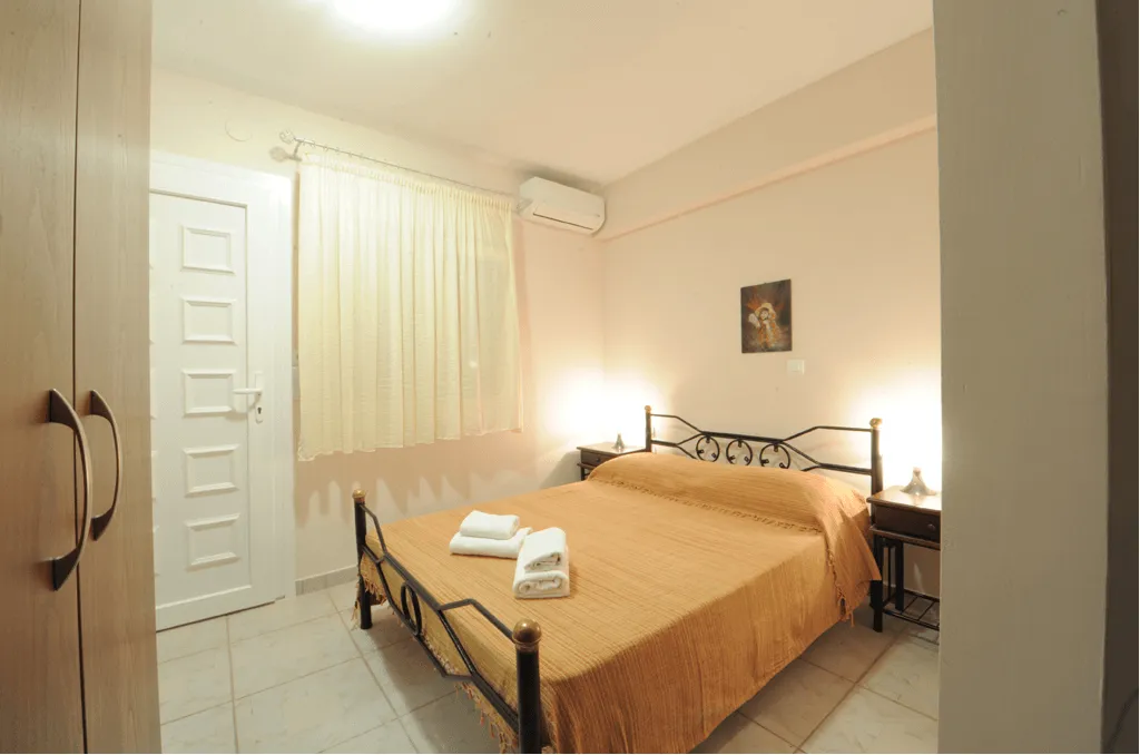 Double Room Economy