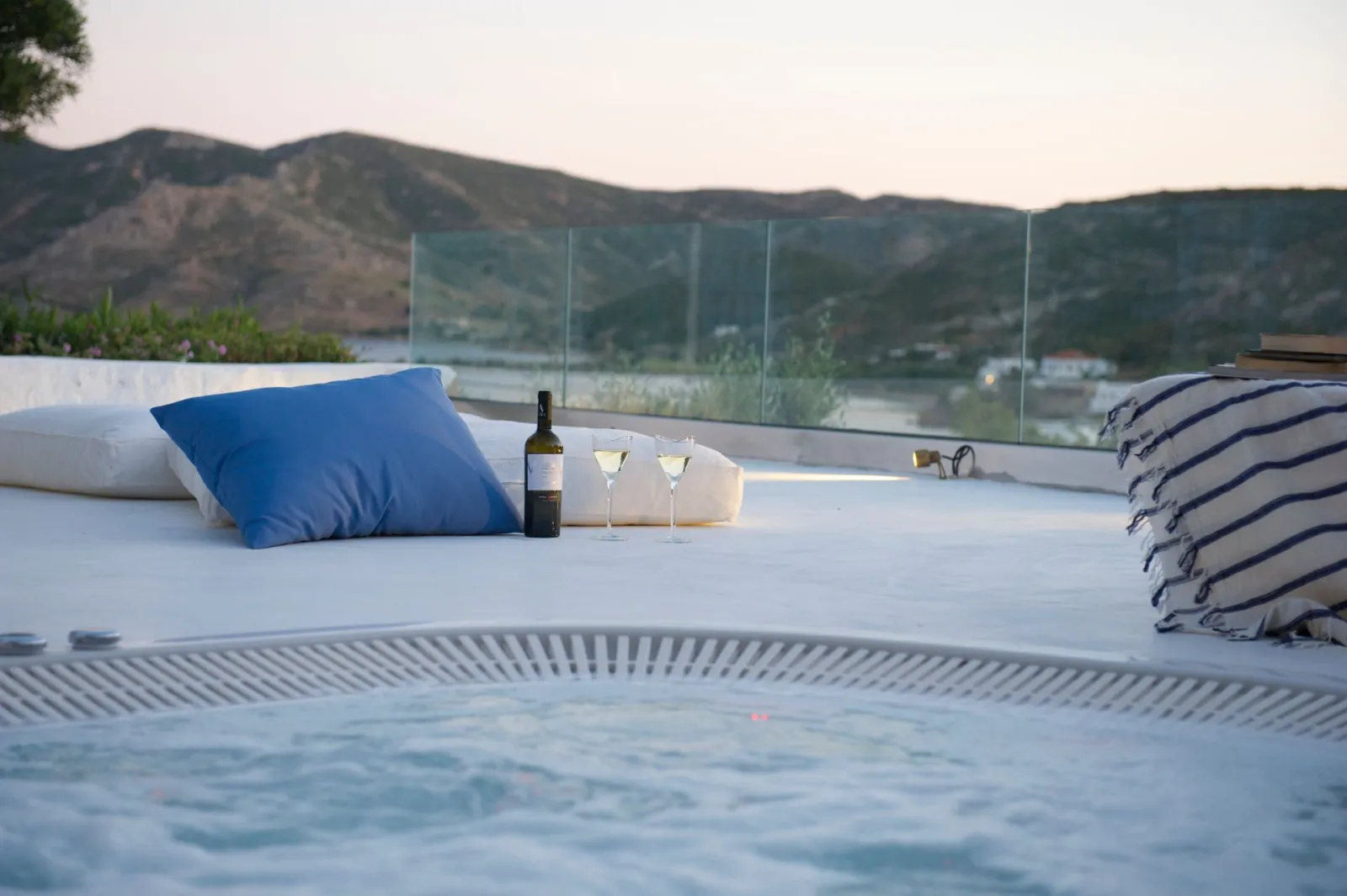 Superior Apartment with Sea View & Outdoor Hot Tub