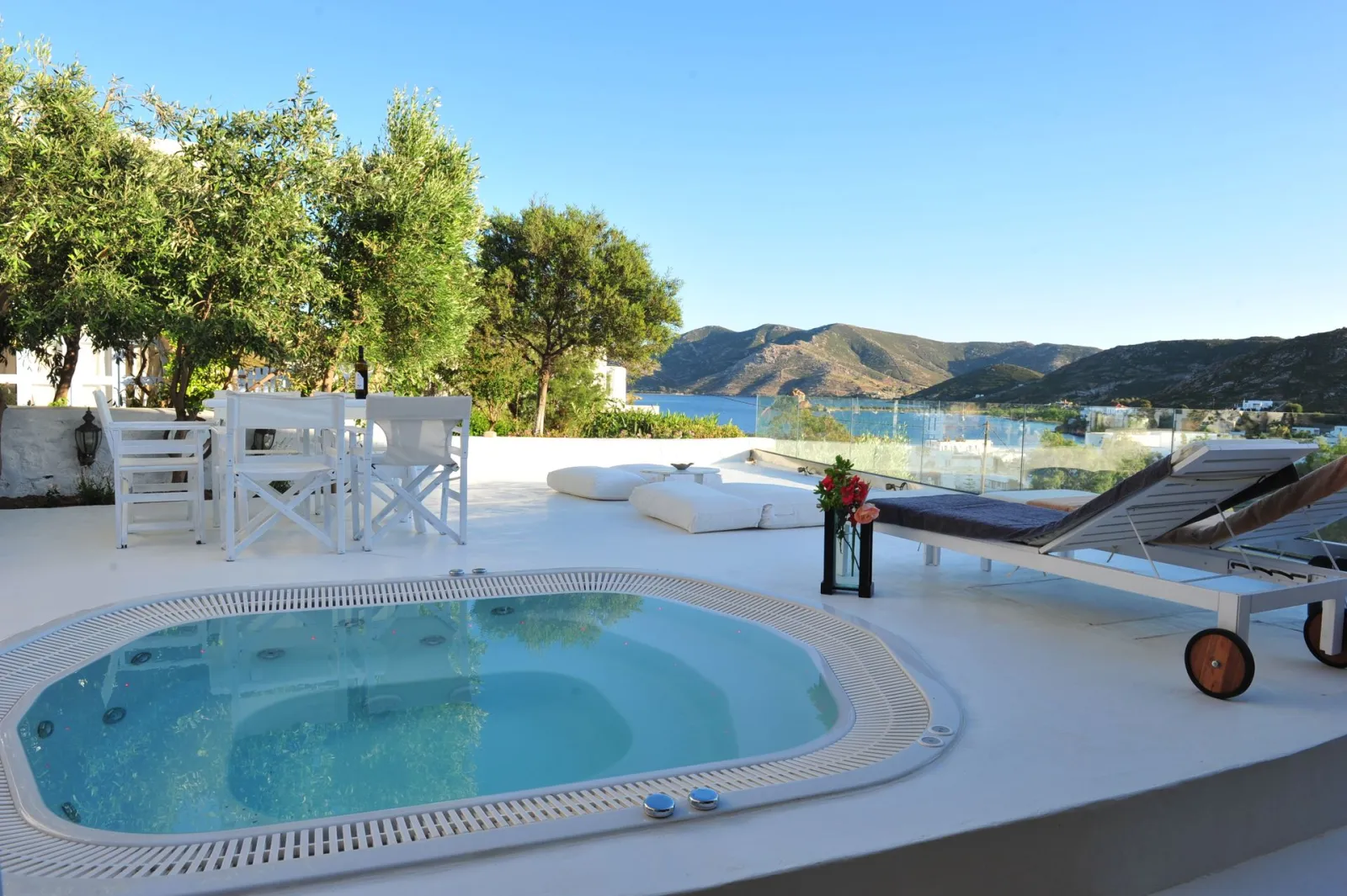 Superior Apartment with Sea View &amp; Outdoor Hot Tub
