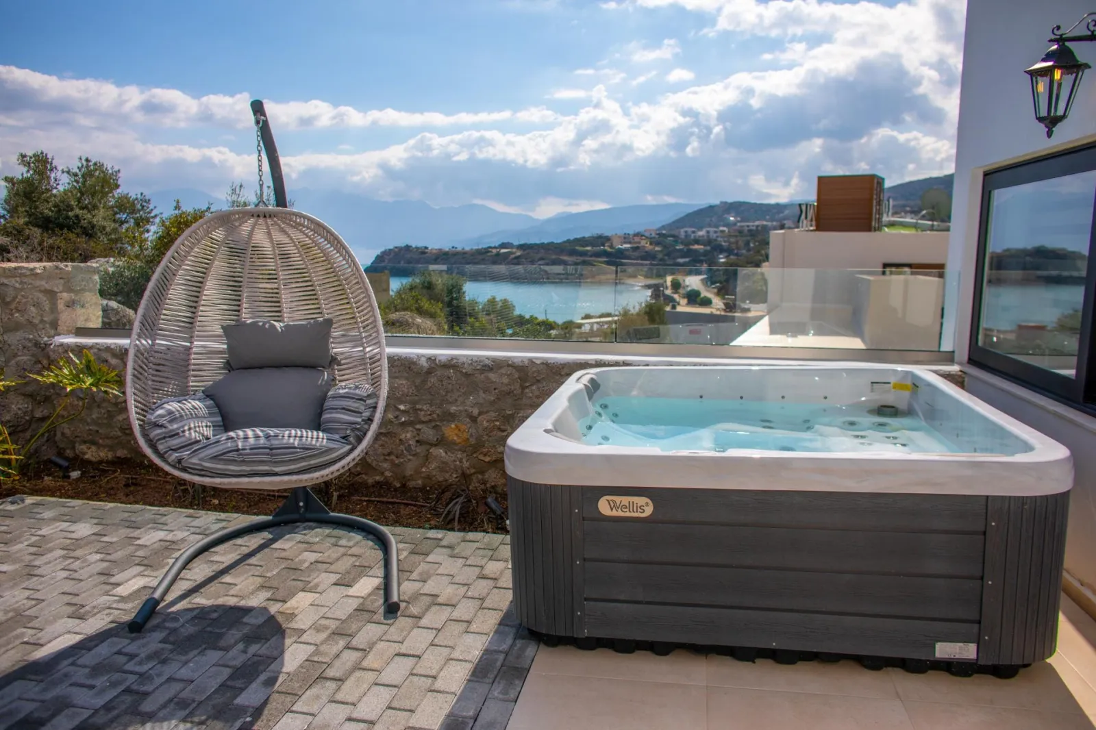Premium One Bedroom Suite with Sea View &amp; Outdoor Jetted Tub