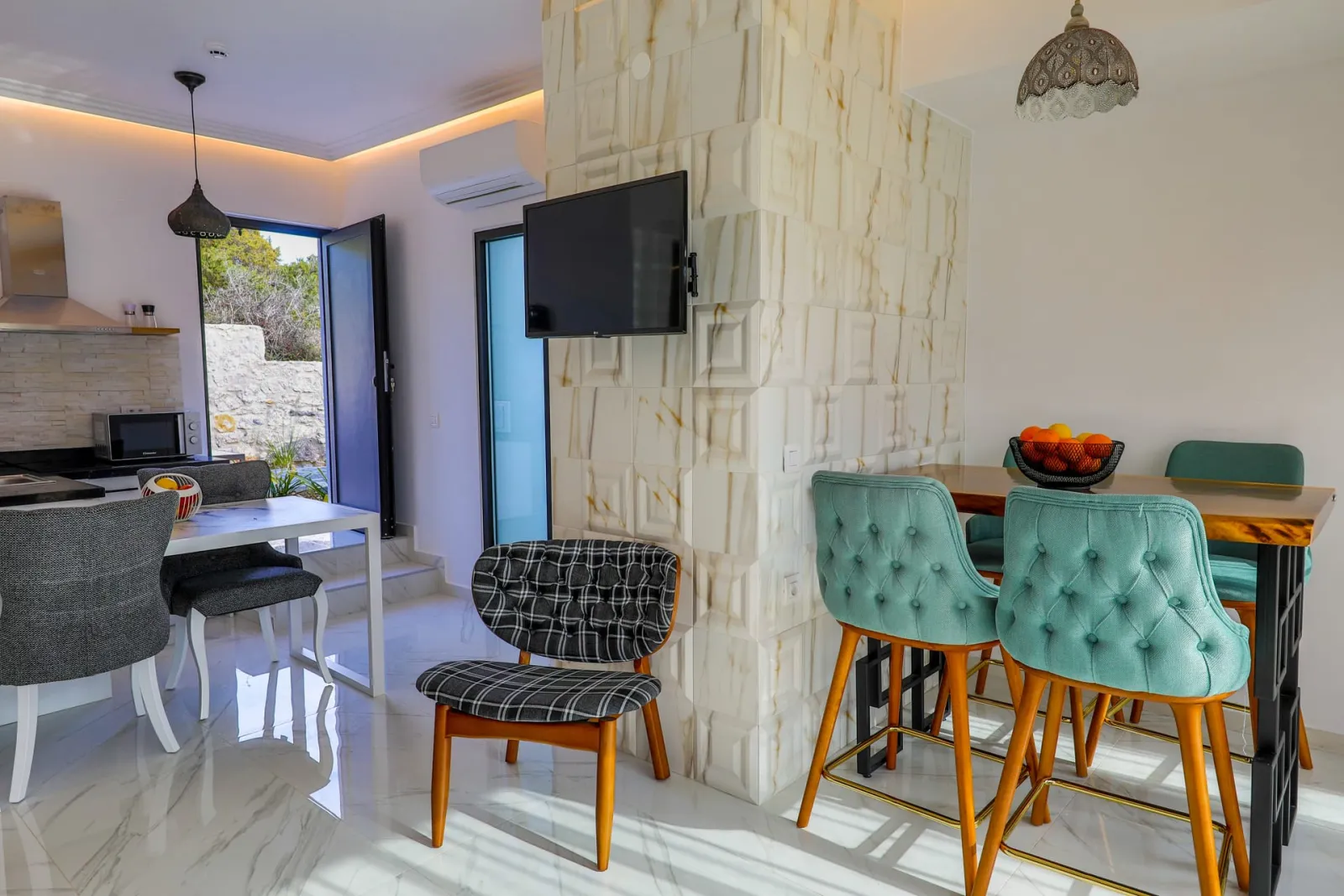 Premium One Bedroom Suite with Sea View &amp; Outdoor Jetted Tub