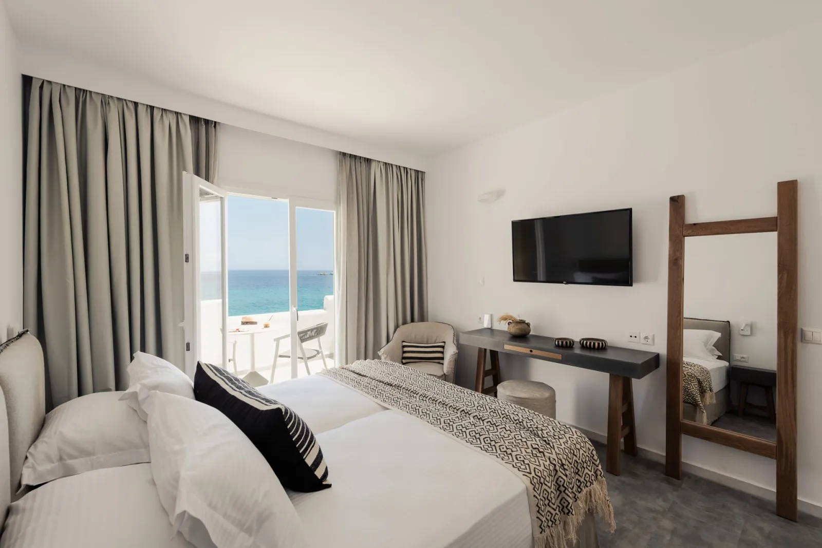 Deluxe Family Suite Sea View