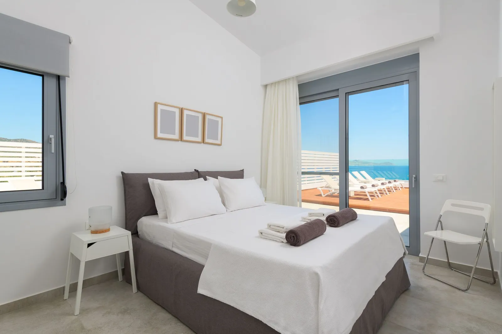 Villa Hermes with Private Pool and Outdoor Jacuzzi (5 Bedrooms Villa)