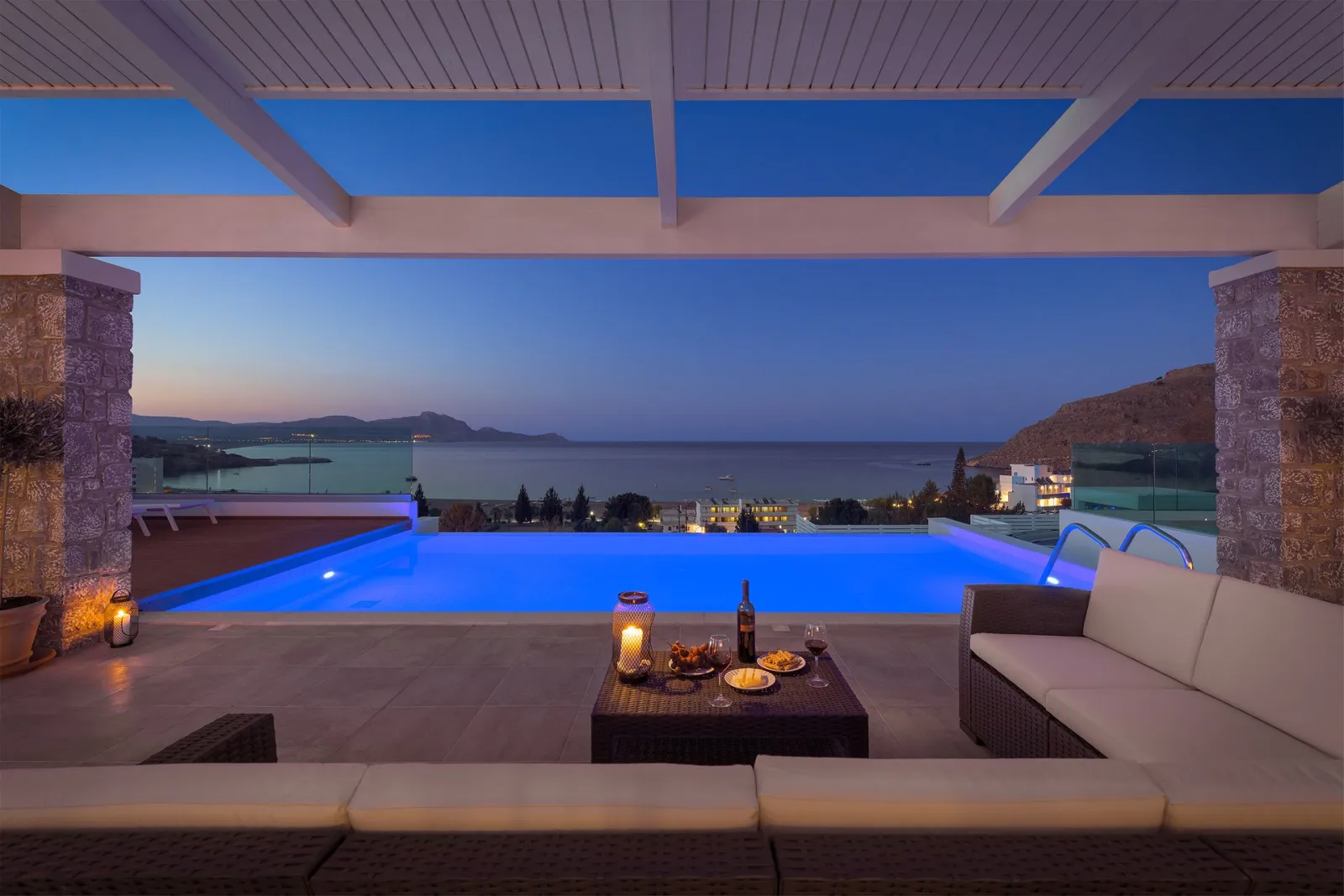Villa Hermes with Private Pool and Outdoor Jacuzzi (5 Bedrooms Villa)