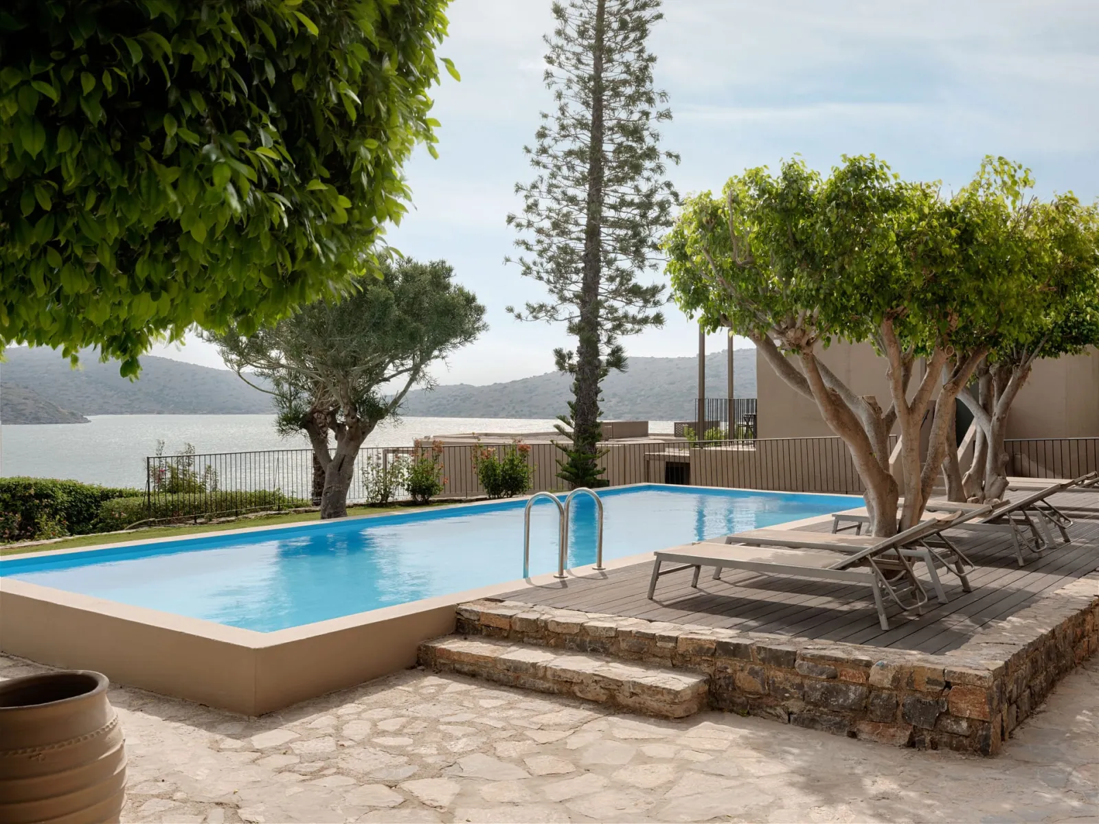 Tropical Nest with sharing pool